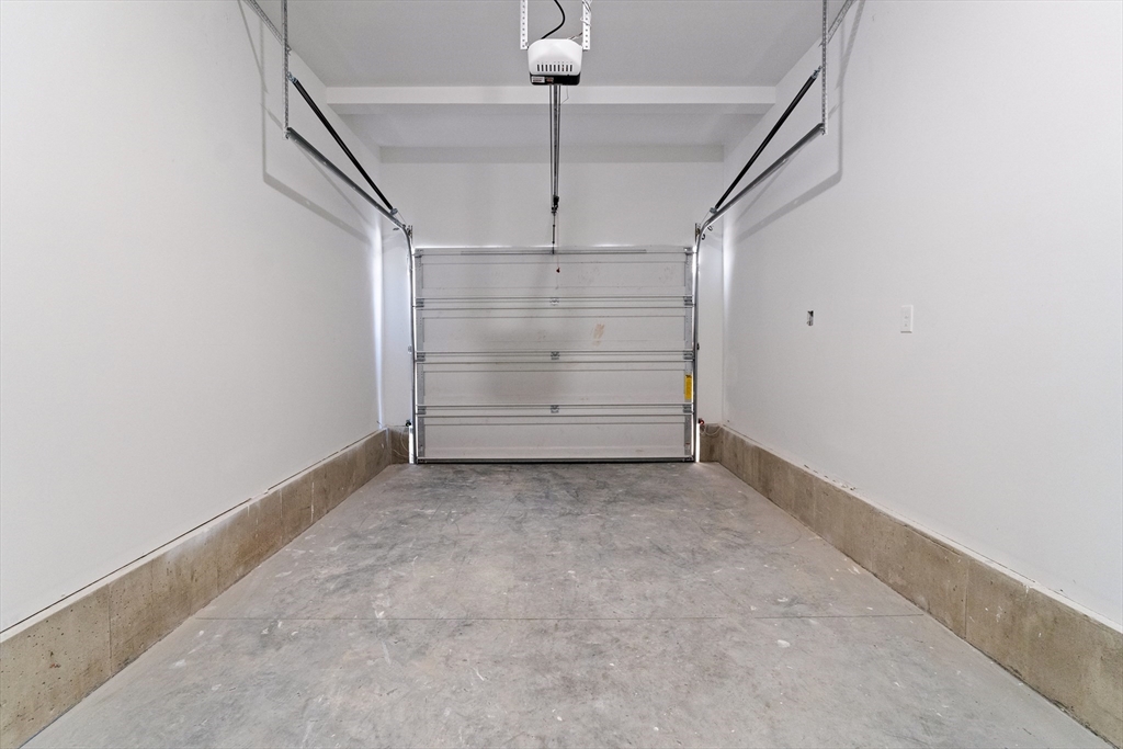 55 Montrose Street Springfield, MA 01109 - Photo 36 of 42