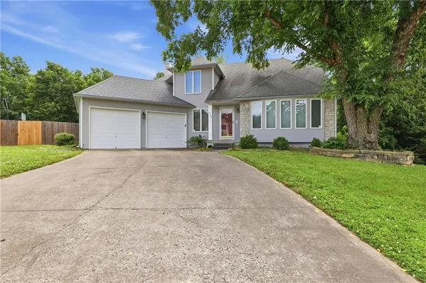 $386,000 | 518 Edgewood Drive, Warrensburg, MO 64093