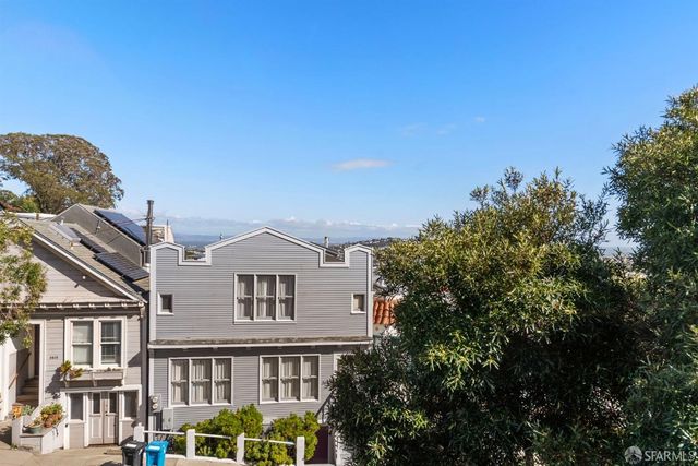 a view of utility room