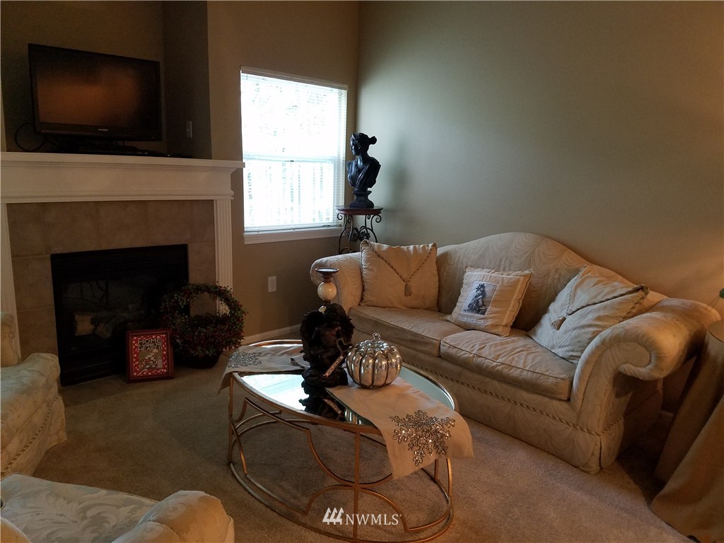 102 South 49th Street, Unit C Renton, WA 98055 - Photo 3 of 21 Gallery Image 3