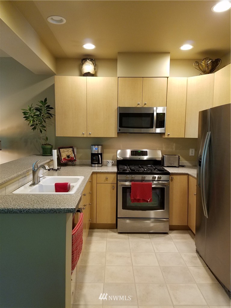 102 South 49th Street, Unit C Renton, WA 98055 - Photo 5 of 21 Gallery Image 5