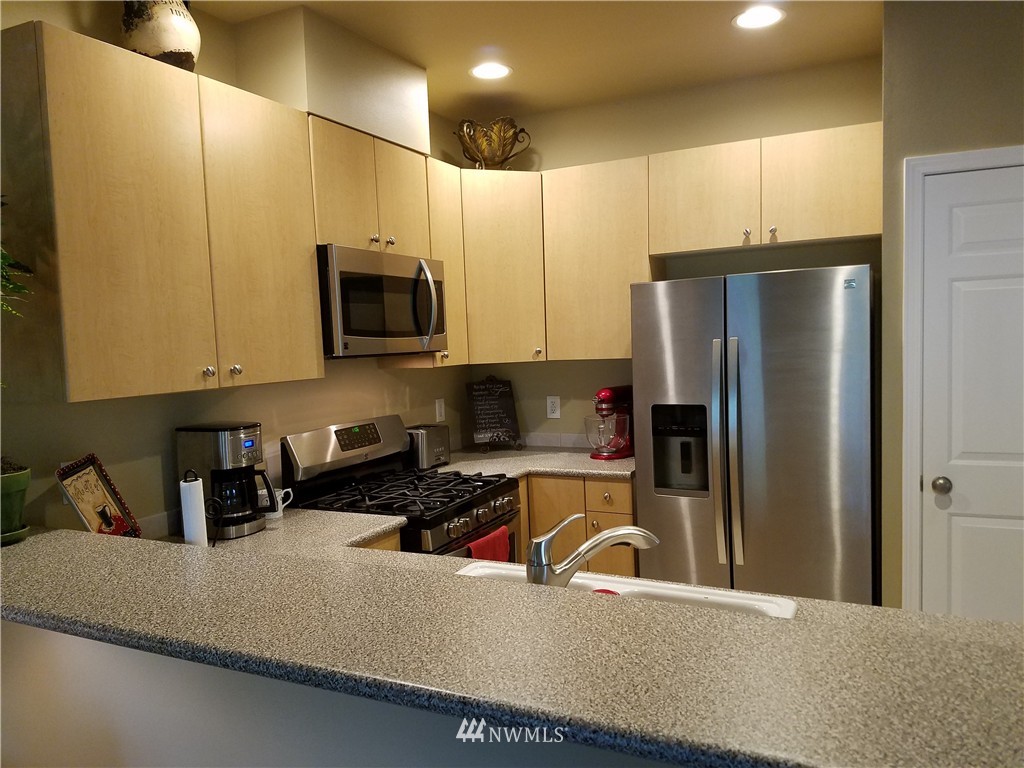 102 South 49th Street, Unit C Renton, WA 98055 - Photo 6 of 21 Gallery Image 6