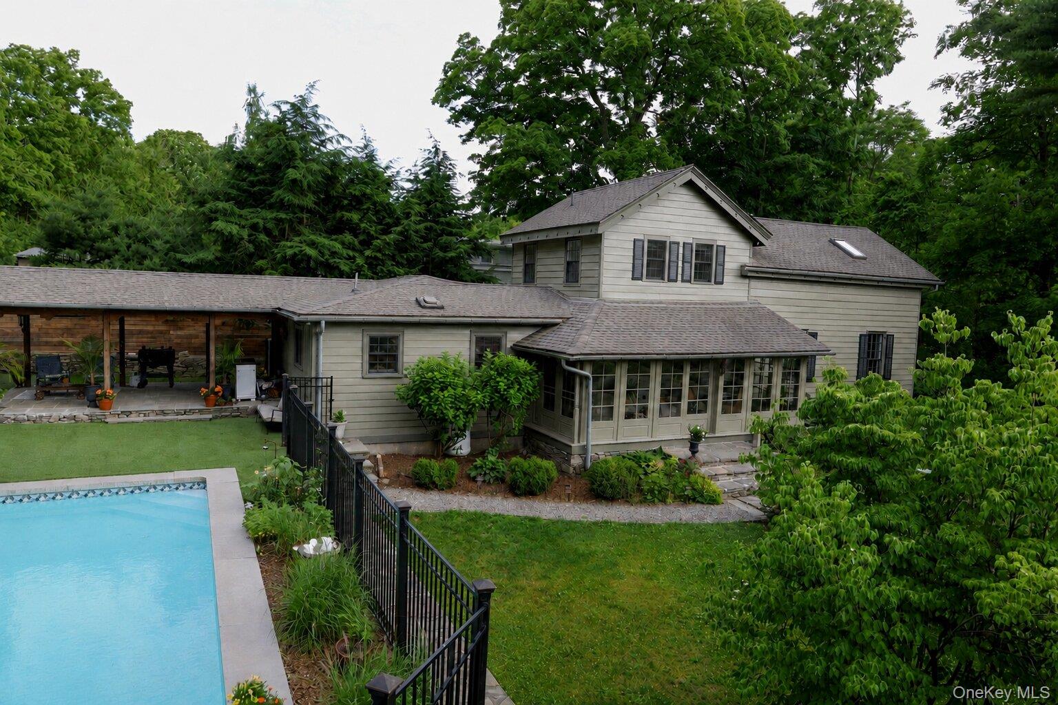 5012 Albany Post Road Staatsburg, NY 12580 - Photo 2 of 42