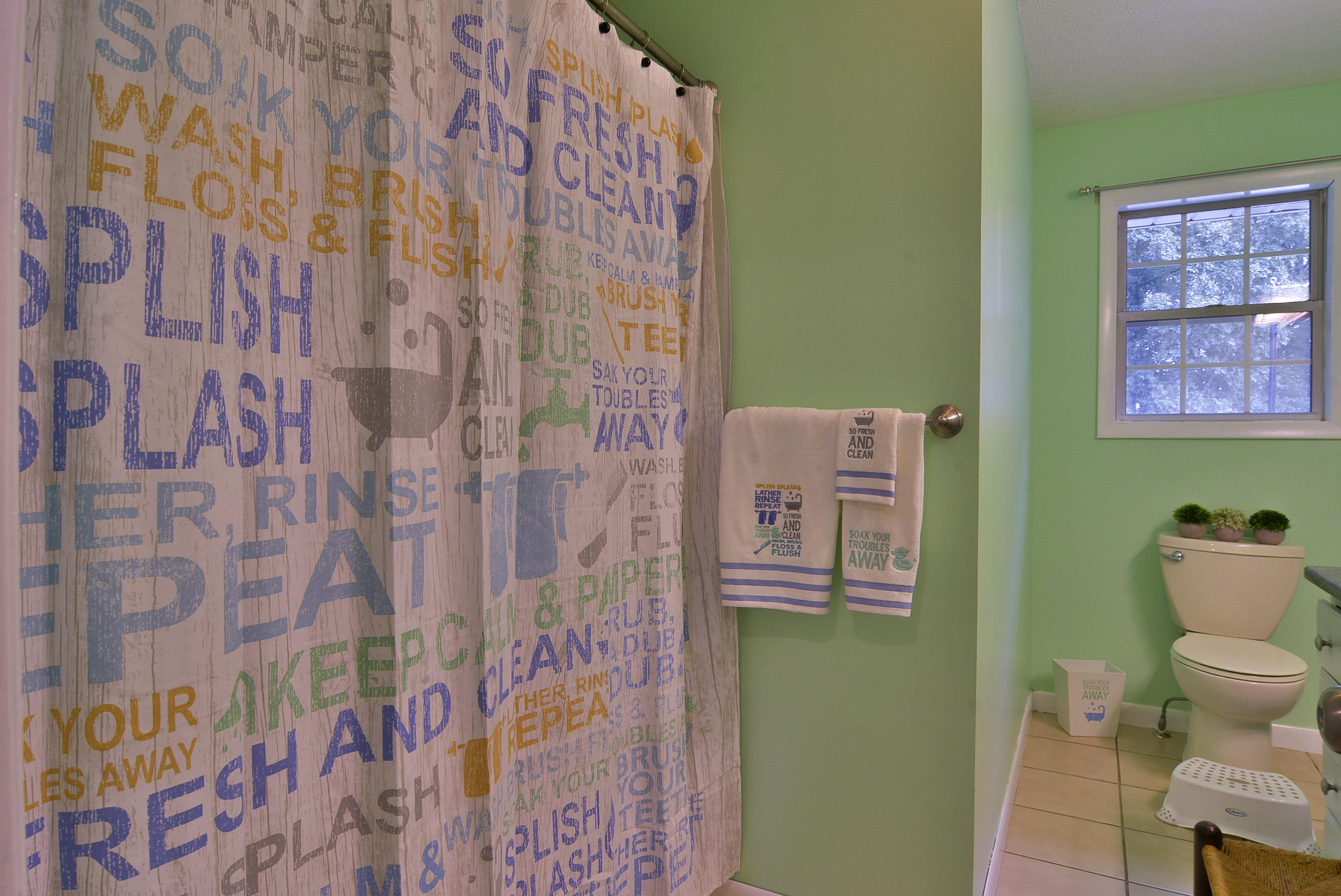 333 Phillips Road Jonesborough, TN 37659 - Photo 26 of 49 Hallway Full Bath 2