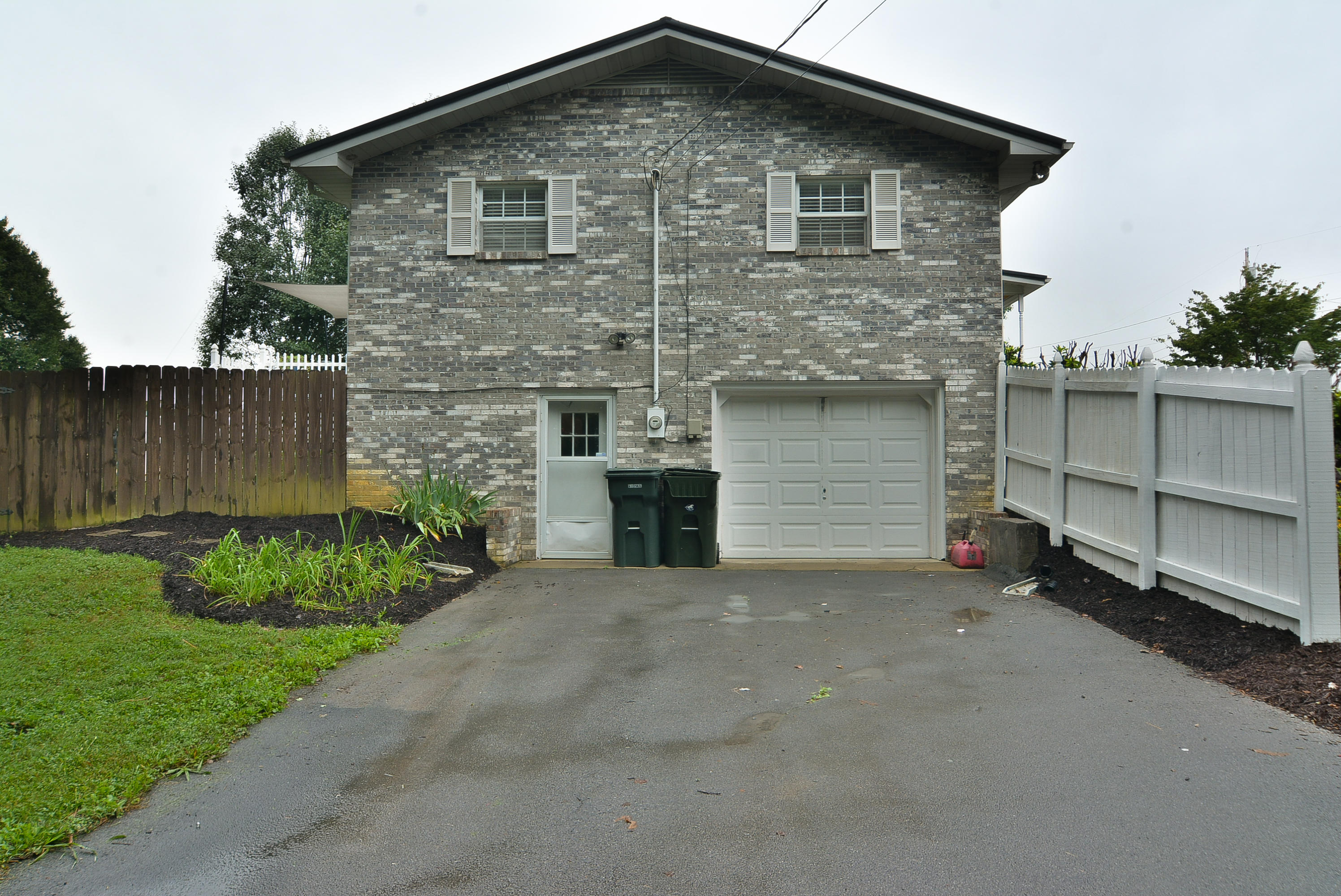 333 Phillips Road Jonesborough, TN 37659 - Photo 49 of 49 Garage