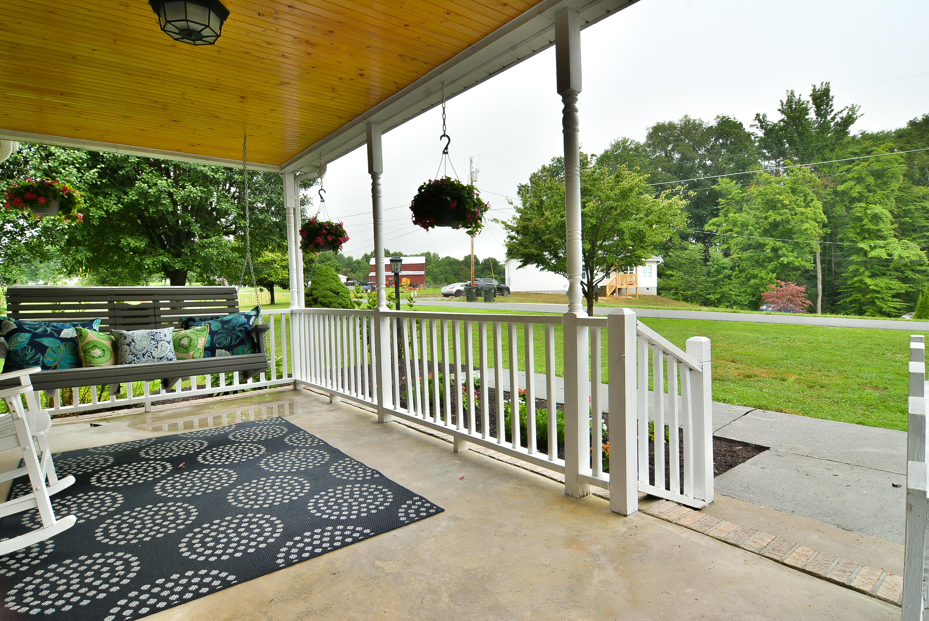 333 Phillips Road Jonesborough, TN 37659 - Photo 8 of 49 Porch 2