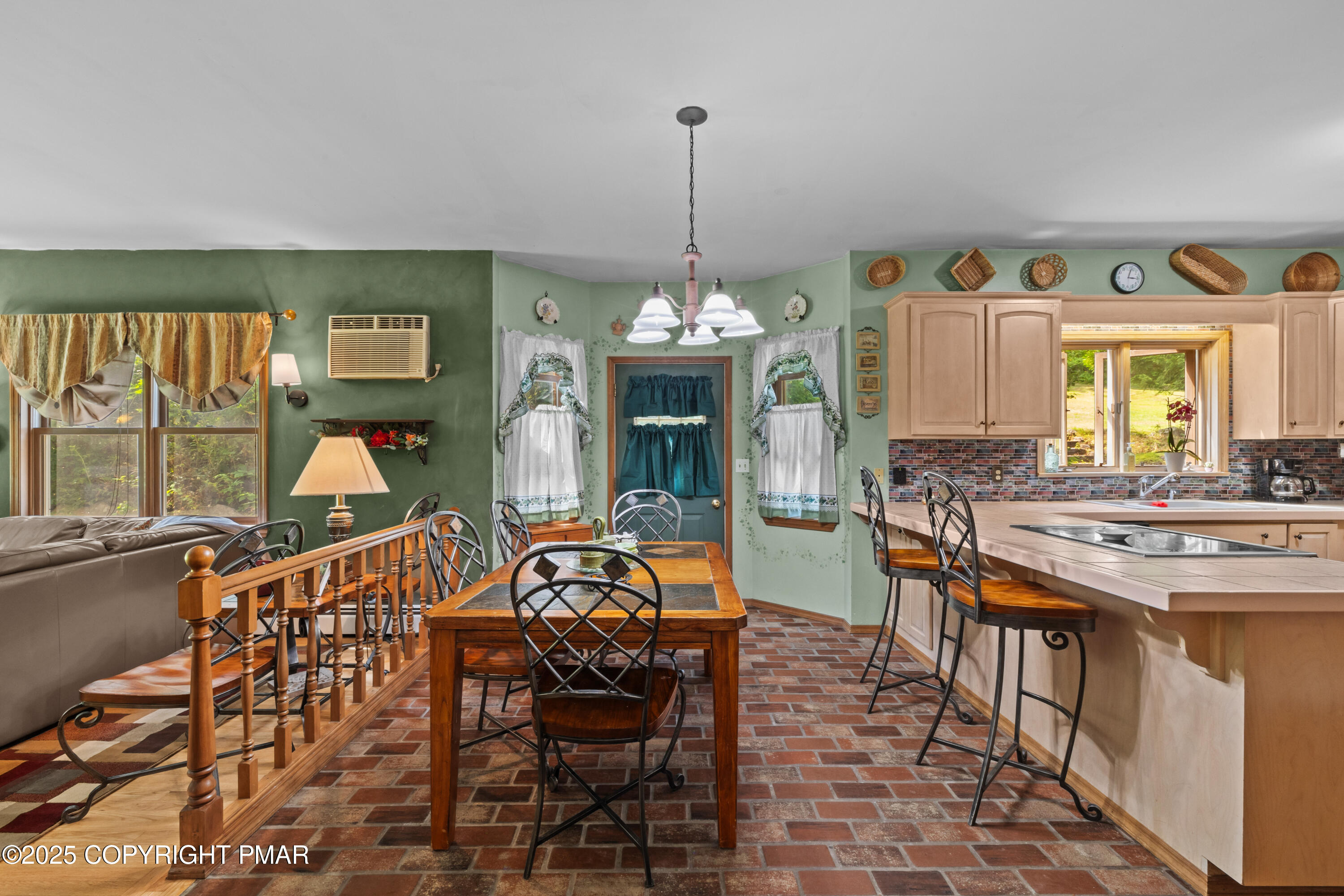 7297 Cherry Valley Road Stroudsburg, PA 18360 - Photo 17 of 71 breakfast area