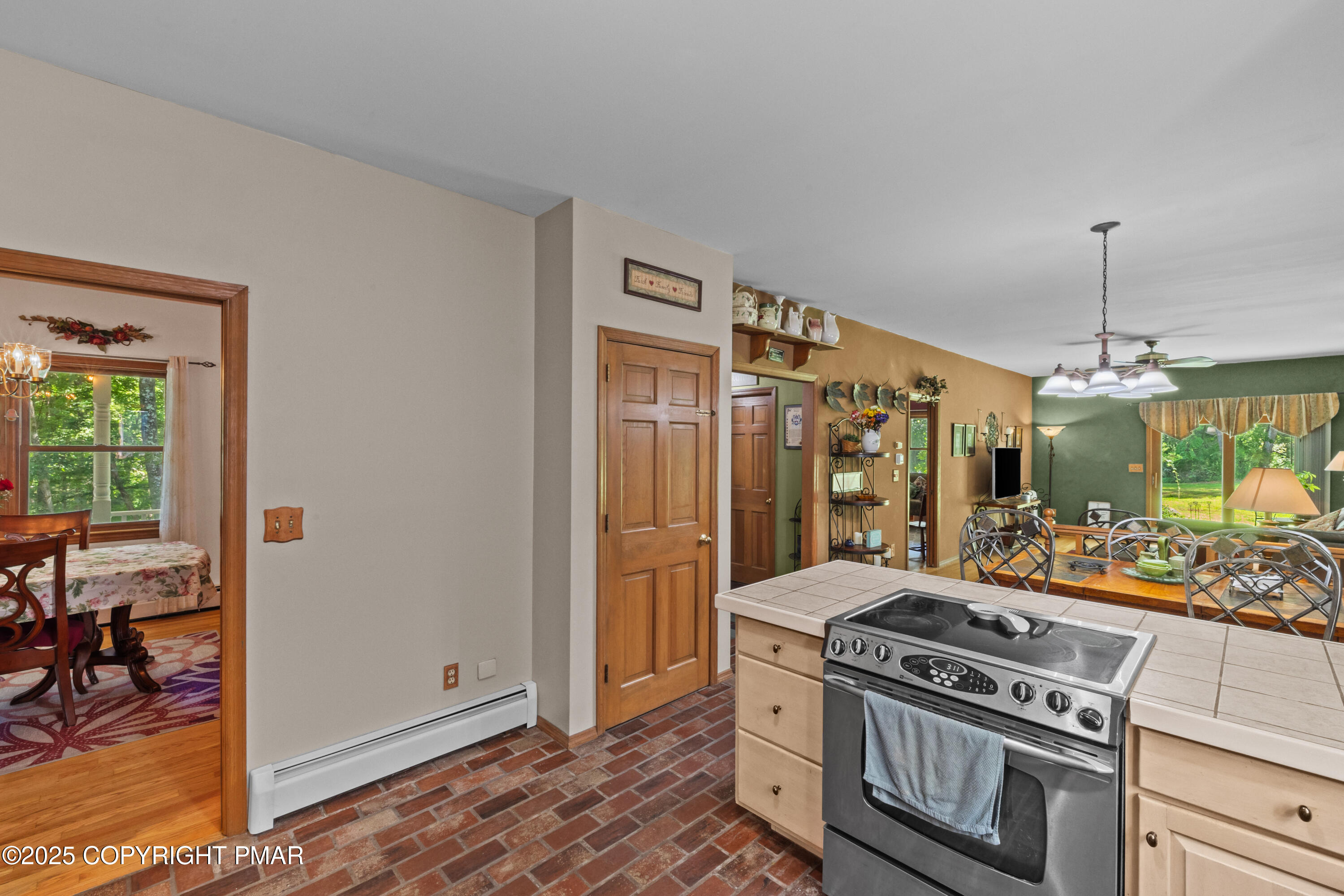 7297 Cherry Valley Road Stroudsburg, PA 18360 - Photo 25 of 71 kitchen to family room