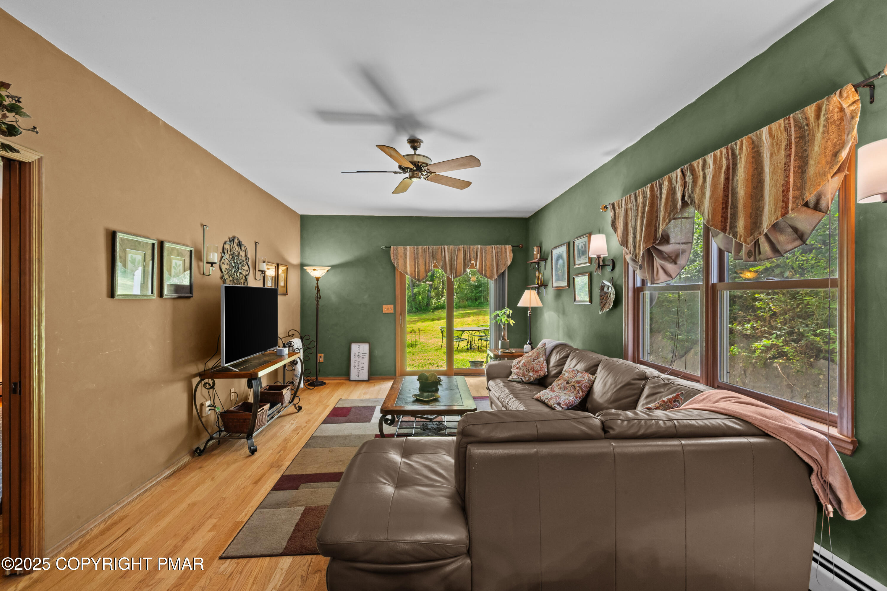 7297 Cherry Valley Road Stroudsburg, PA 18360 - Photo 26 of 71 family room