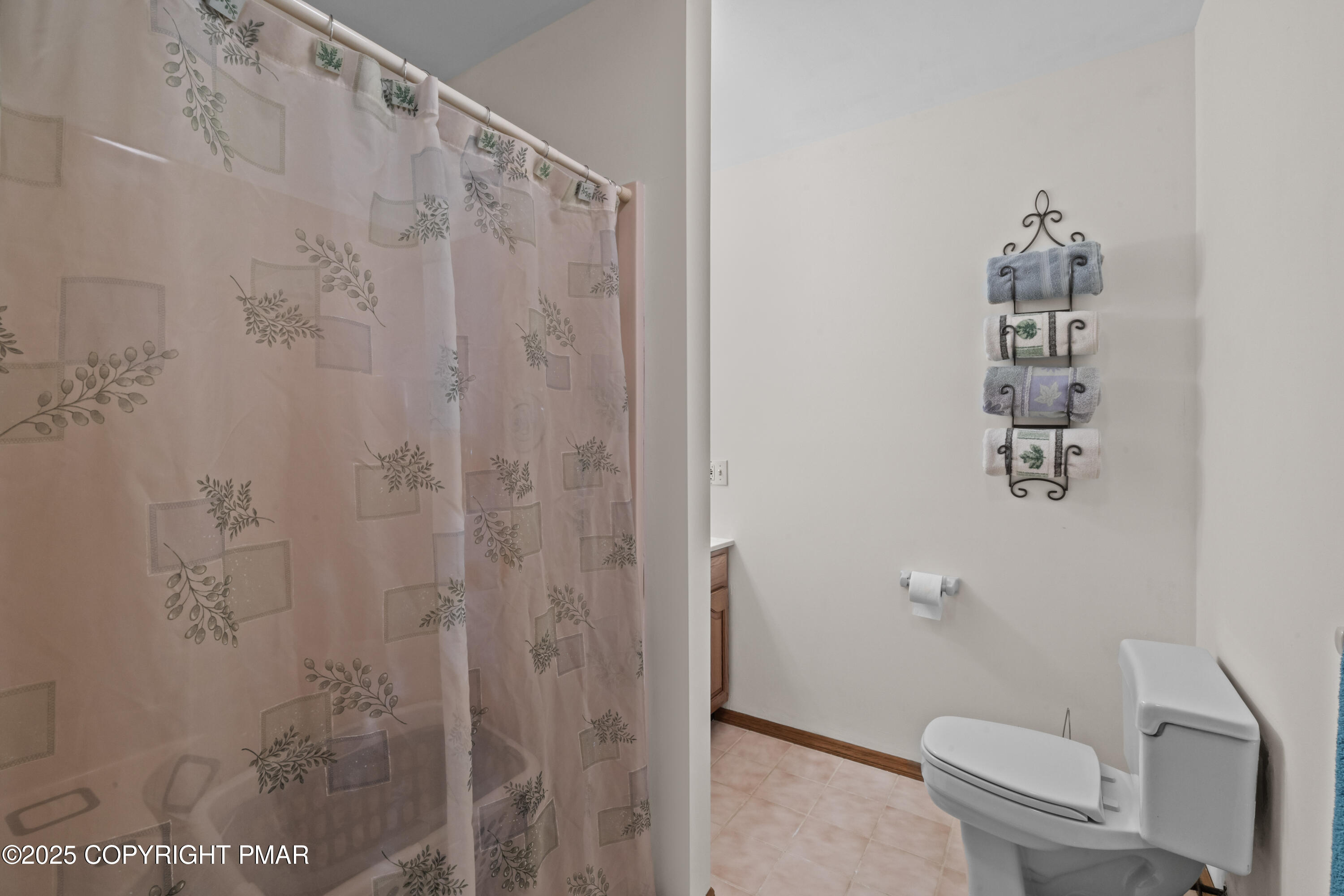 7297 Cherry Valley Road Stroudsburg, PA 18360 - Photo 29 of 71 bathroom 1st floor en suite