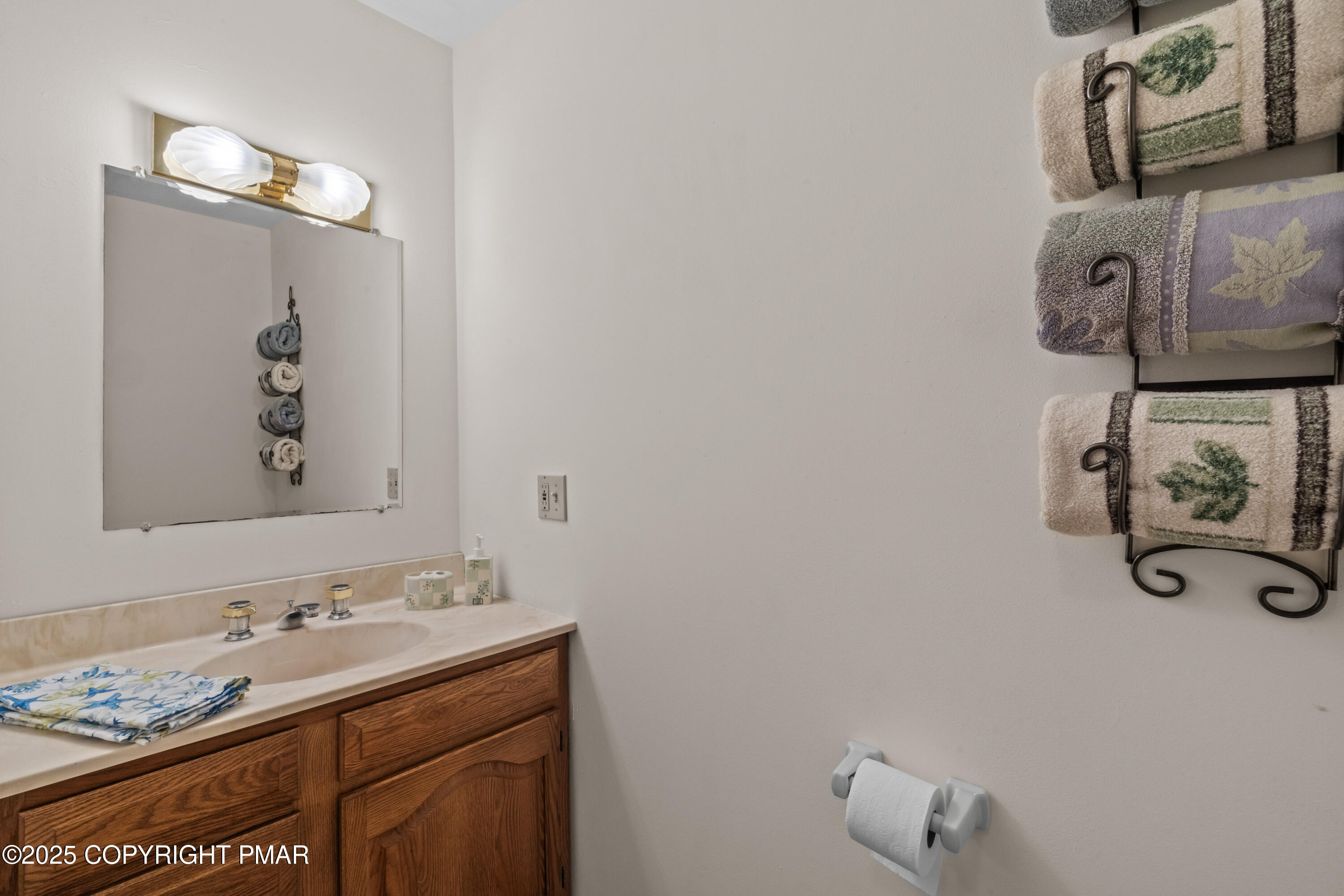 7297 Cherry Valley Road Stroudsburg, PA 18360 - Photo 31 of 71 bathroom 1st flr en suite