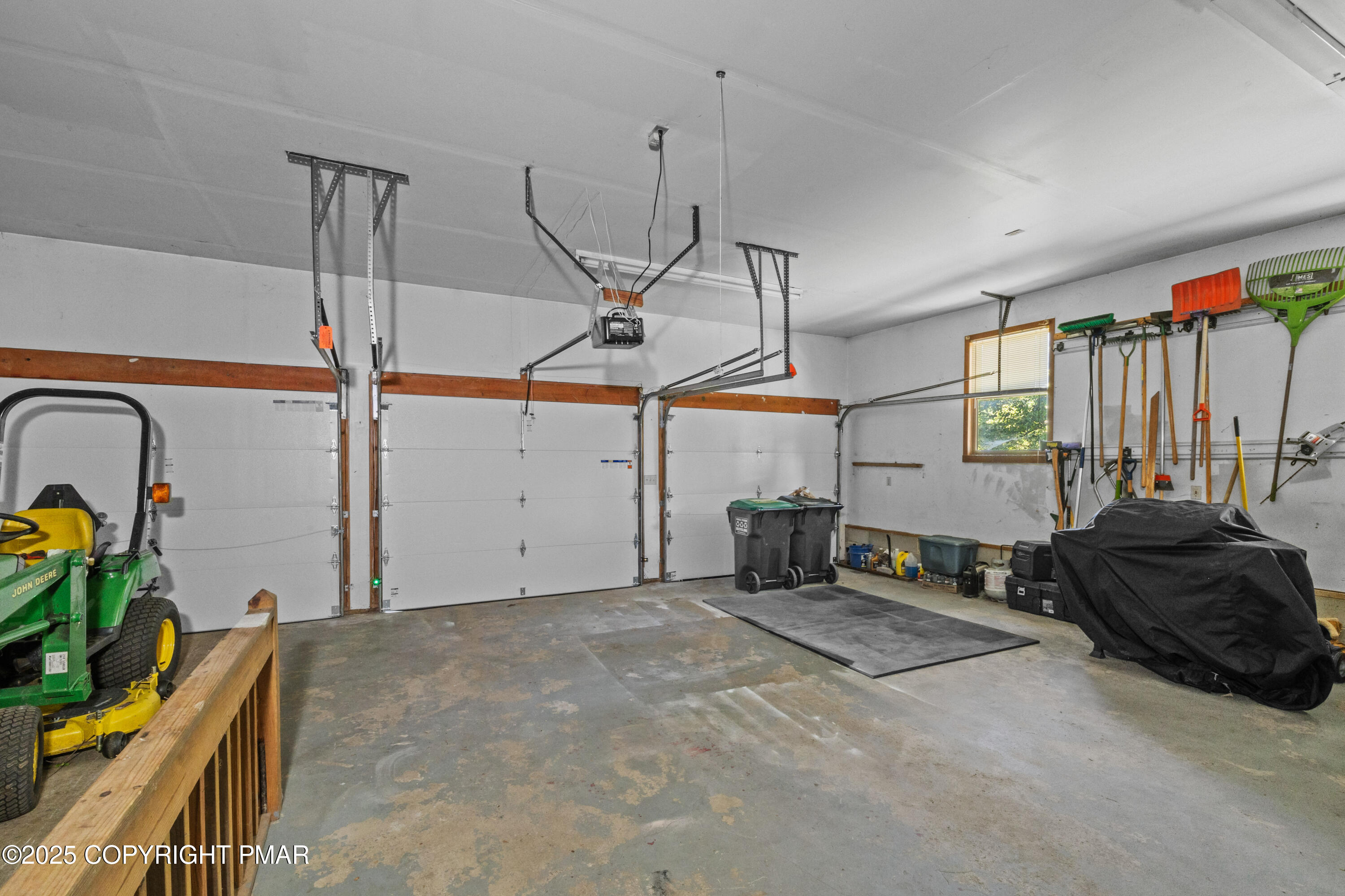 7297 Cherry Valley Road Stroudsburg, PA 18360 - Photo 49 of 71 garage