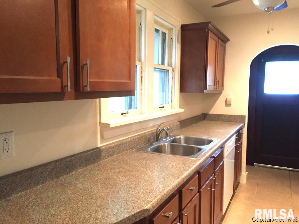2335 South 10th Street Springfield, IL 62703 - Photo 18 of 26
