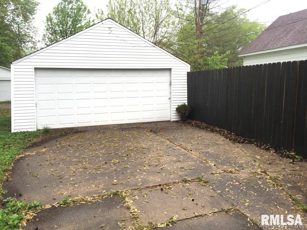 2335 South 10th Street Springfield, IL 62703 - Photo 5 of 26