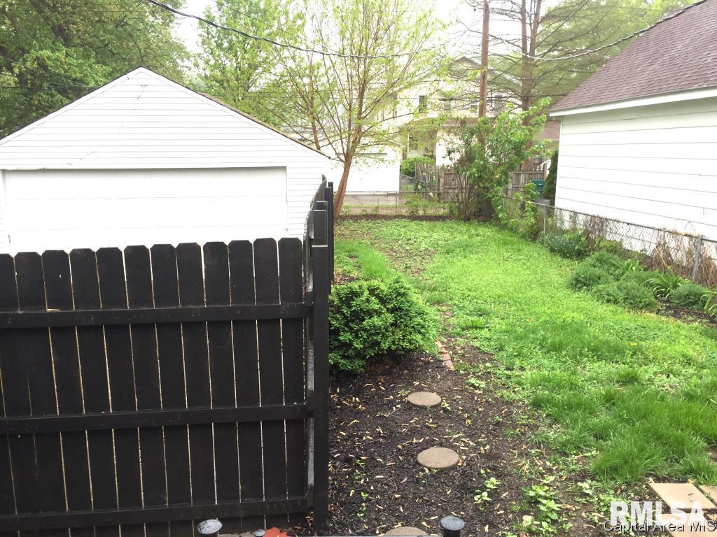 2335 South 10th Street Springfield, IL 62703 - Photo 6 of 26