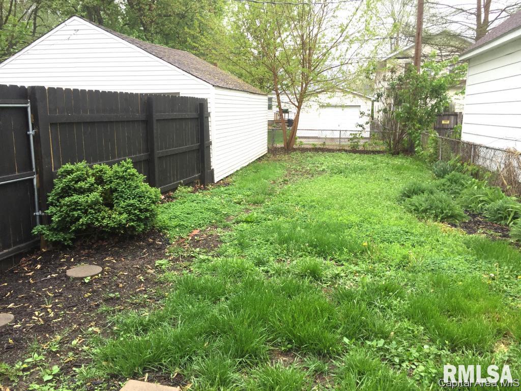 2335 South 10th Street Springfield, IL 62703 - Photo 7 of 26