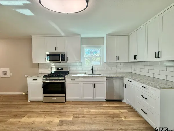 $189,900 | 303 North Virginia Avenue, Tyler, TX 75702