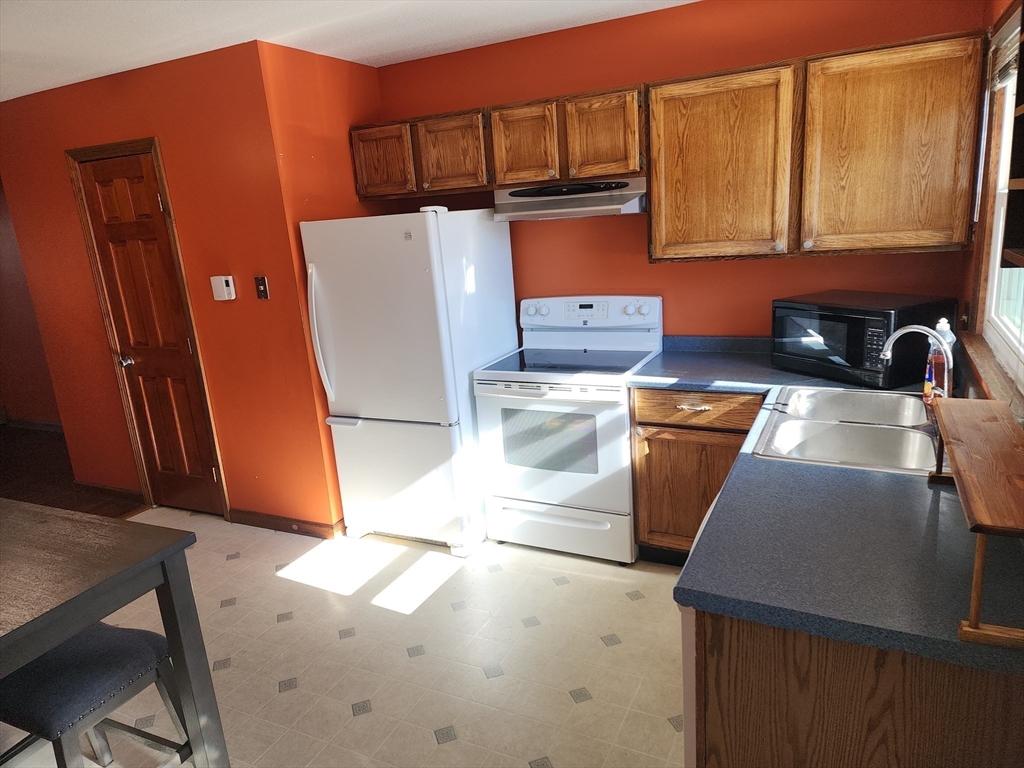 343 Chicopee Street, Unit 14 Chicopee, MA 01013 - Photo 2 of 24