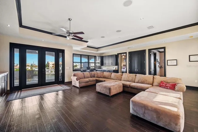 $3,399,000 | 108 Bayside Drive, Clearwater Beach, FL 33767