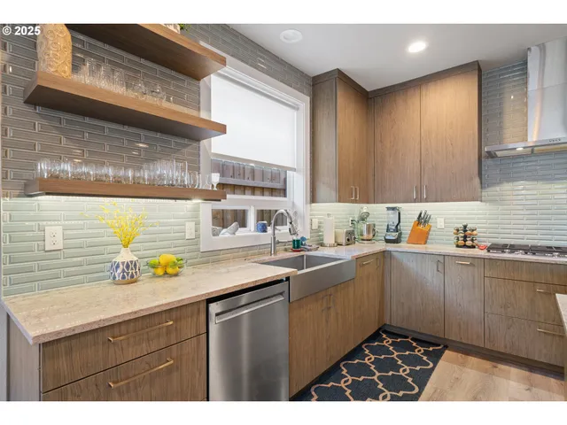 $1,299,000 | 209 3rd Street, Manzanita, OR 97130