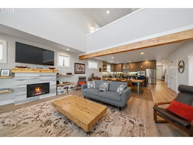 $1,299,000 | 209 3rd Street, Manzanita, OR 97130