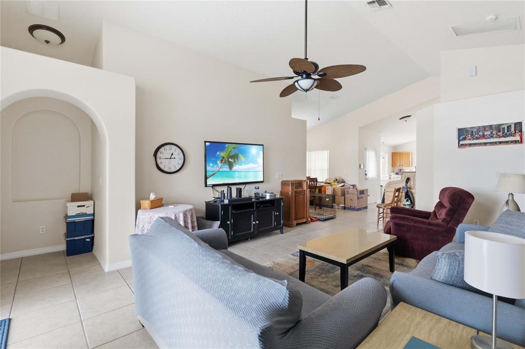 2531 Oneida Loop Kissimmee, FL 34747 - Photo 11 of 27 Gallery Image 11