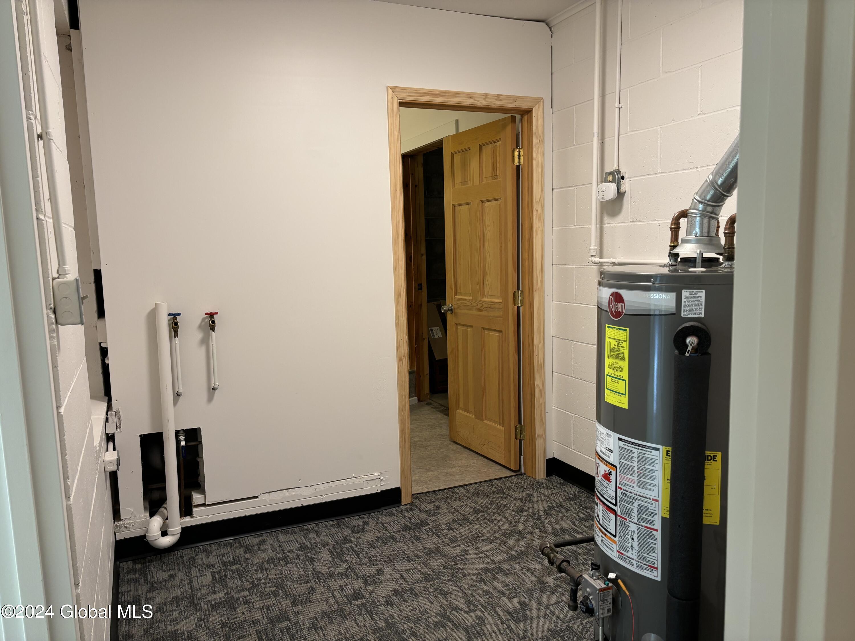 527 North Perry Street Johnstown, NY 12095 - Photo 13 of 46 IMG_2107