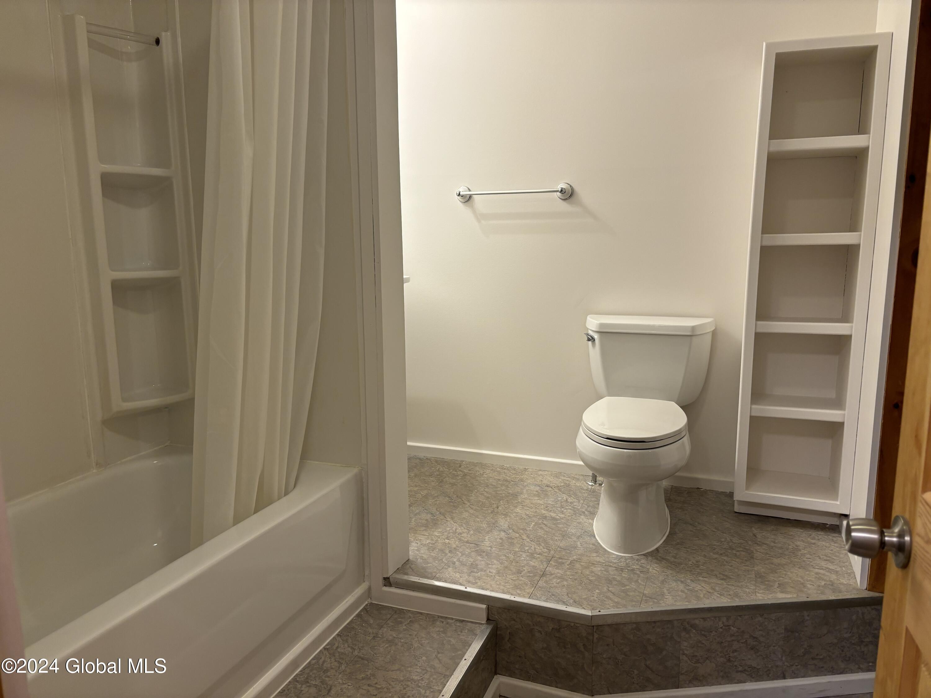 527 North Perry Street Johnstown, NY 12095 - Photo 14 of 46 IMG_2108