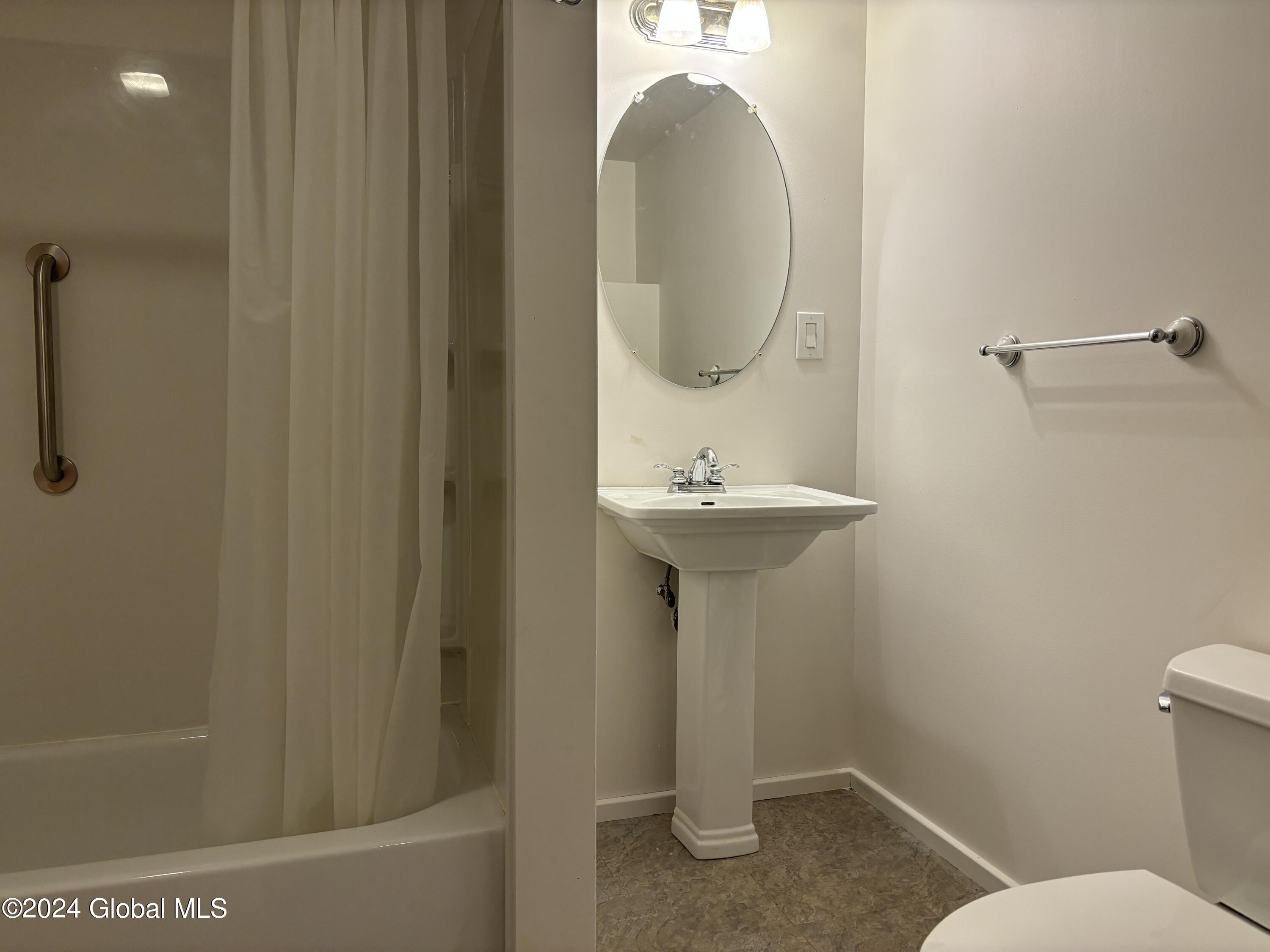 527 North Perry Street Johnstown, NY 12095 - Photo 15 of 46 IMG_2109