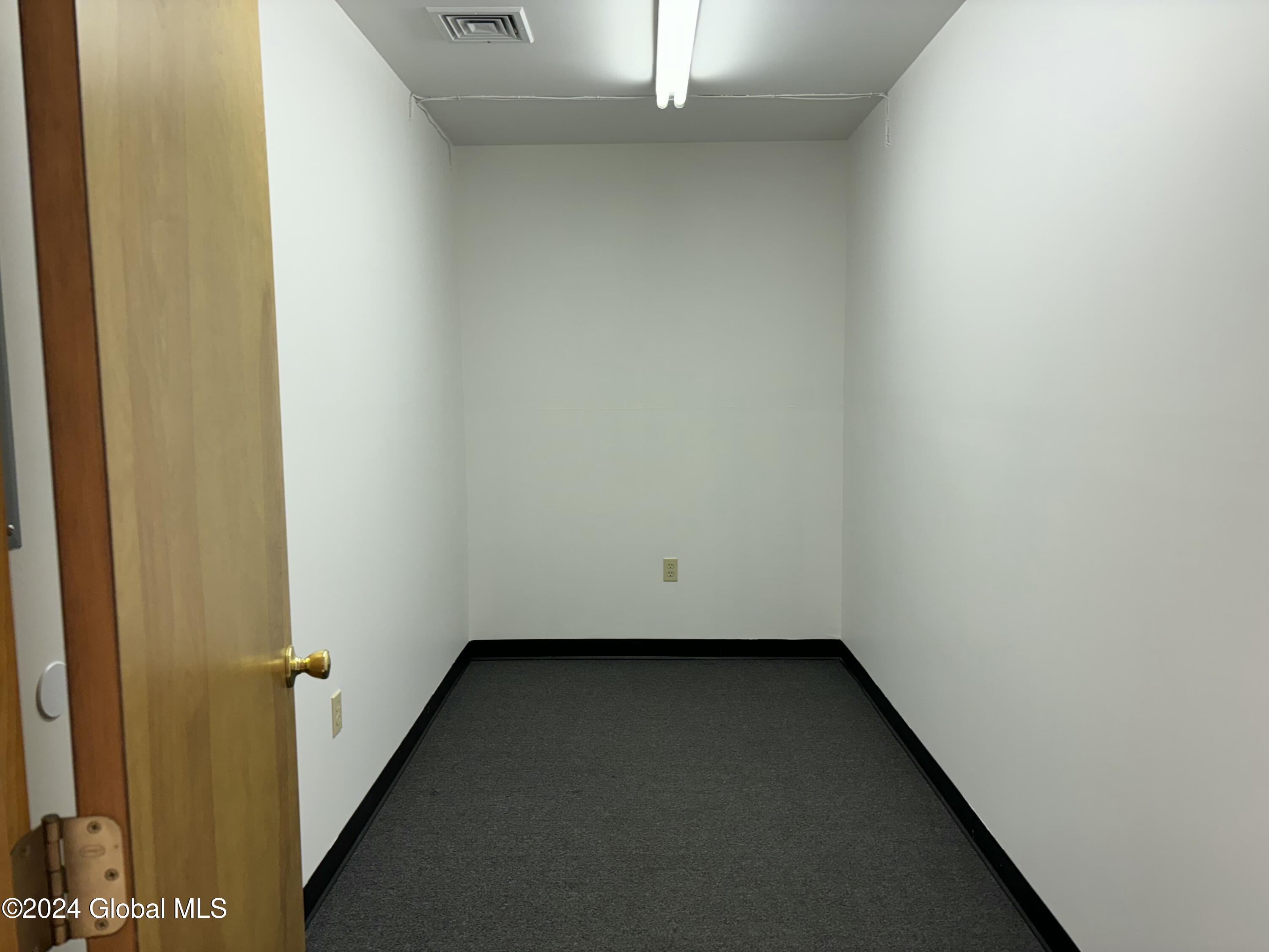 527 North Perry Street Johnstown, NY 12095 - Photo 17 of 46 IMG_2112