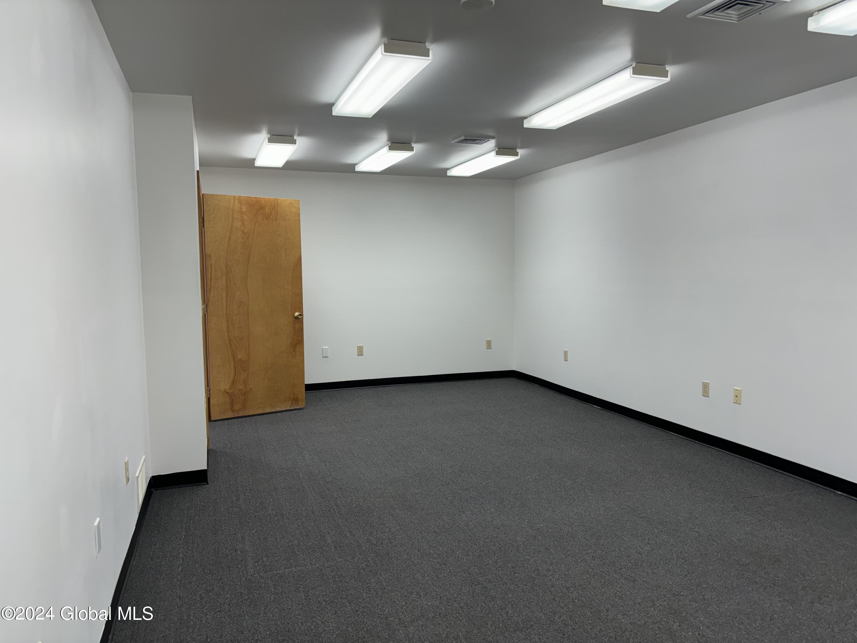 527 North Perry Street Johnstown, NY 12095 - Photo 19 of 46 IMG_2114