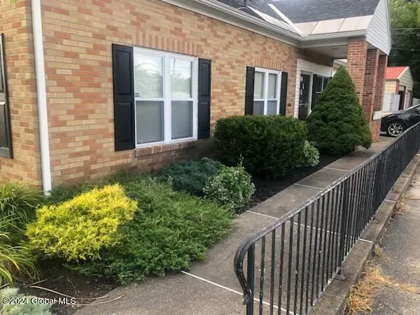 $279,000 | 527 North Perry Street, Johnstown, NY 12095
