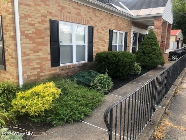 527 North Perry Street Johnstown, NY 12095 - Photo 2 of 46 IMG_1153