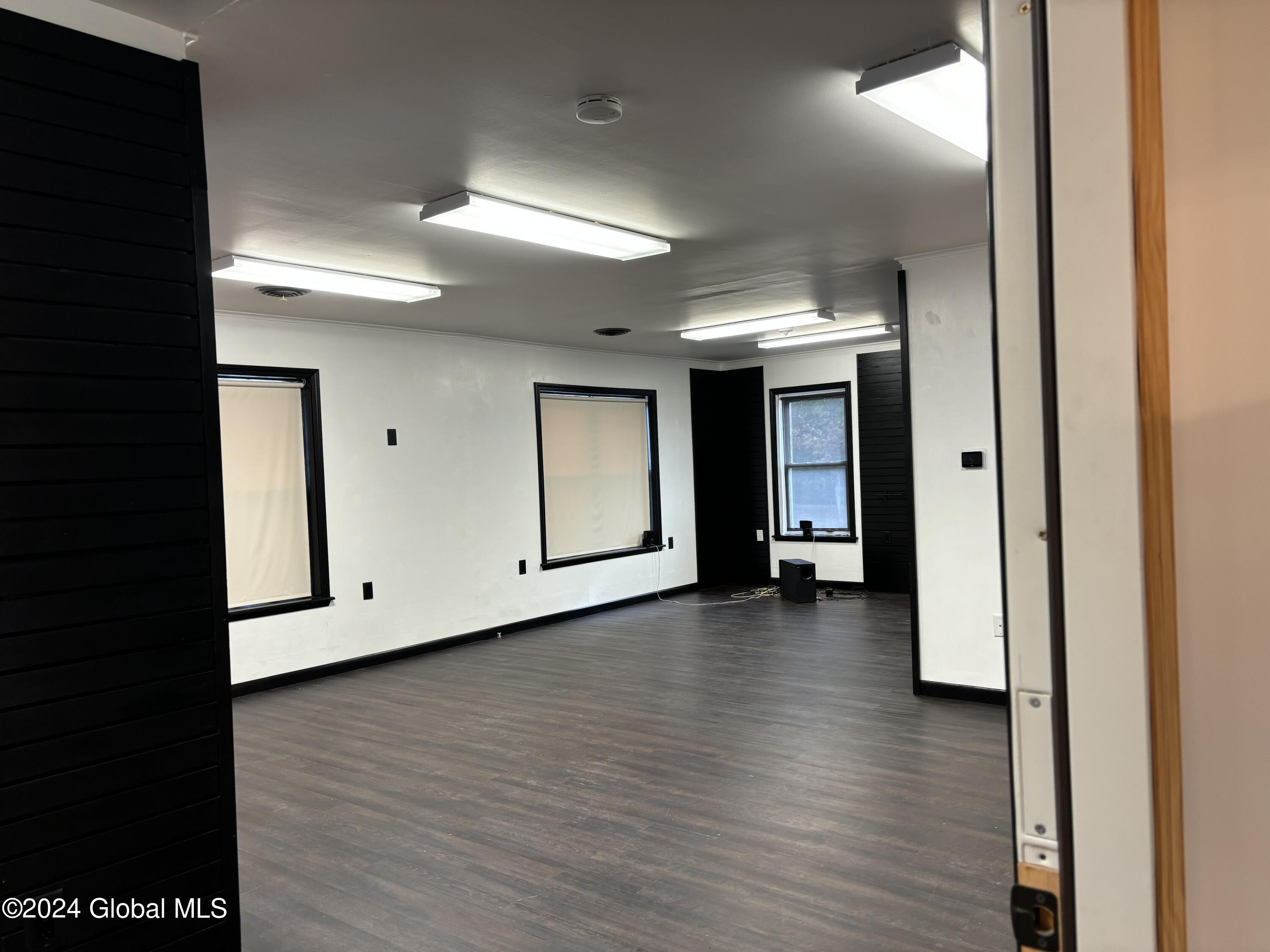 527 North Perry Street Johnstown, NY 12095 - Photo 23 of 46 IMG_2118