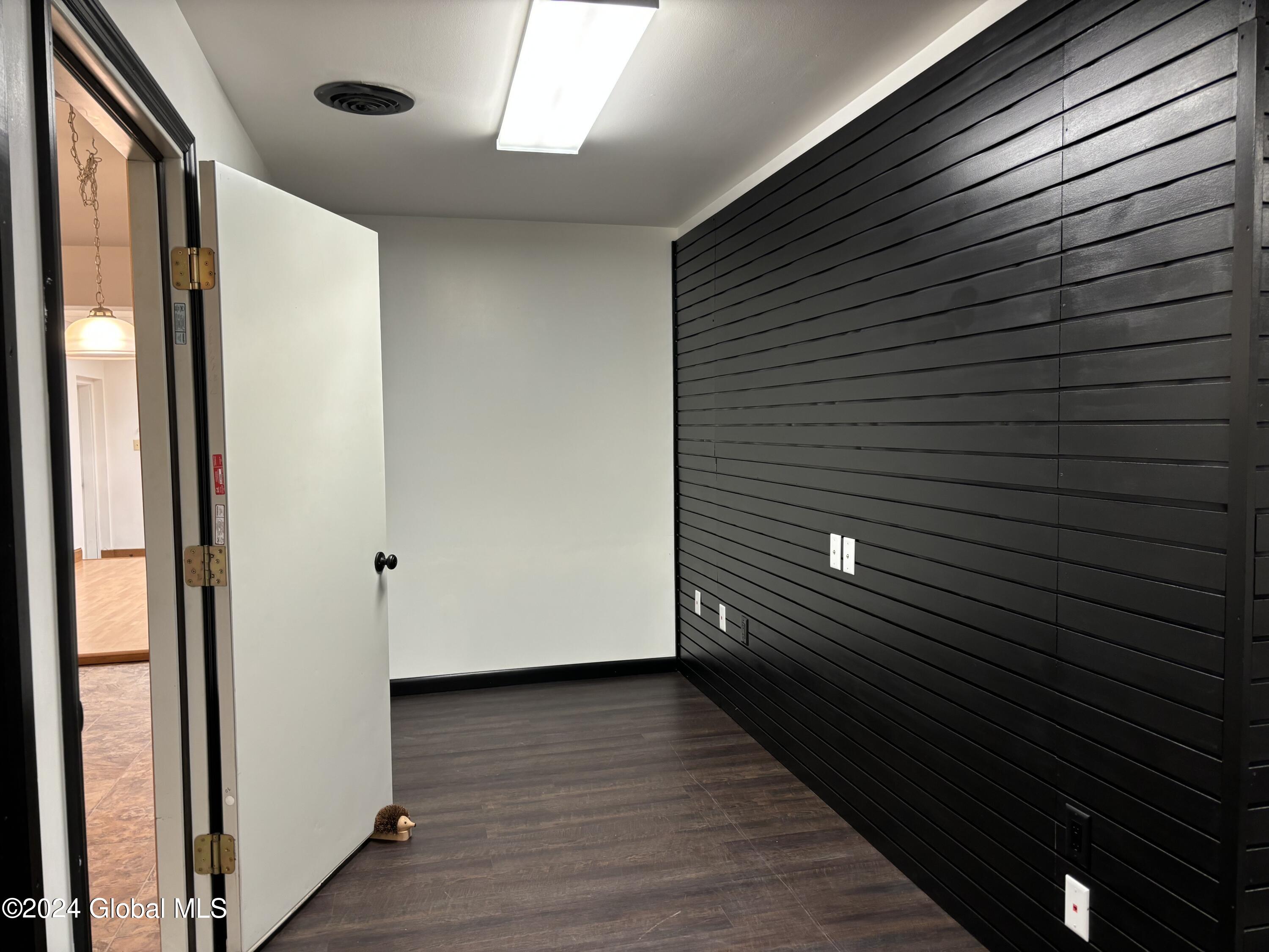 527 North Perry Street Johnstown, NY 12095 - Photo 24 of 46 IMG_2119