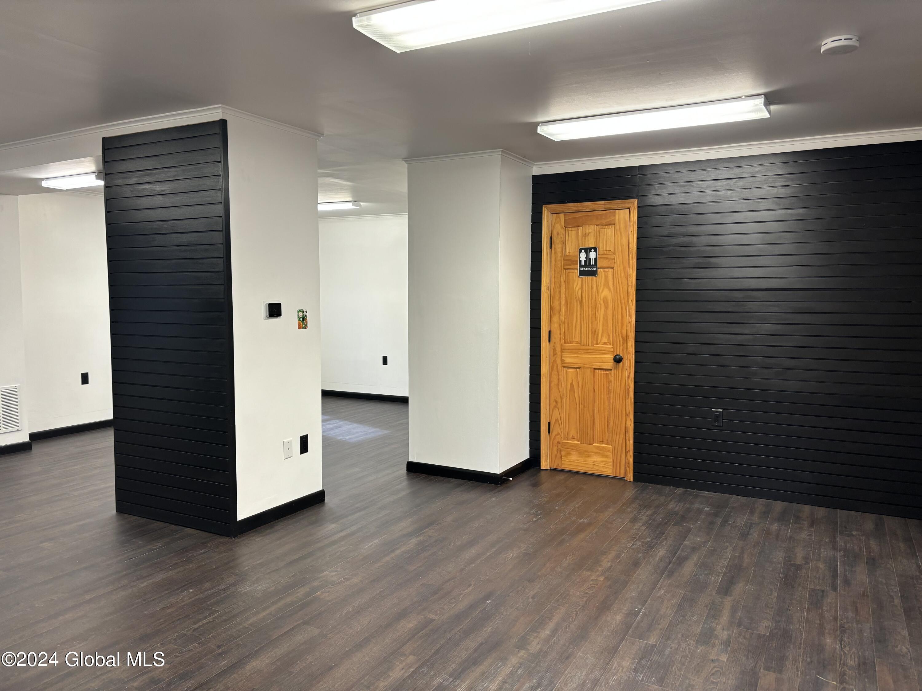 527 North Perry Street Johnstown, NY 12095 - Photo 25 of 46 IMG_2122