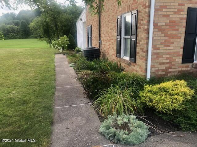 527 North Perry Street Johnstown, NY 12095 - Photo 3 of 46 IMG_1154