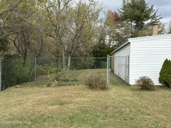 $279,000 | 527 North Perry Street, Johnstown, NY 12095