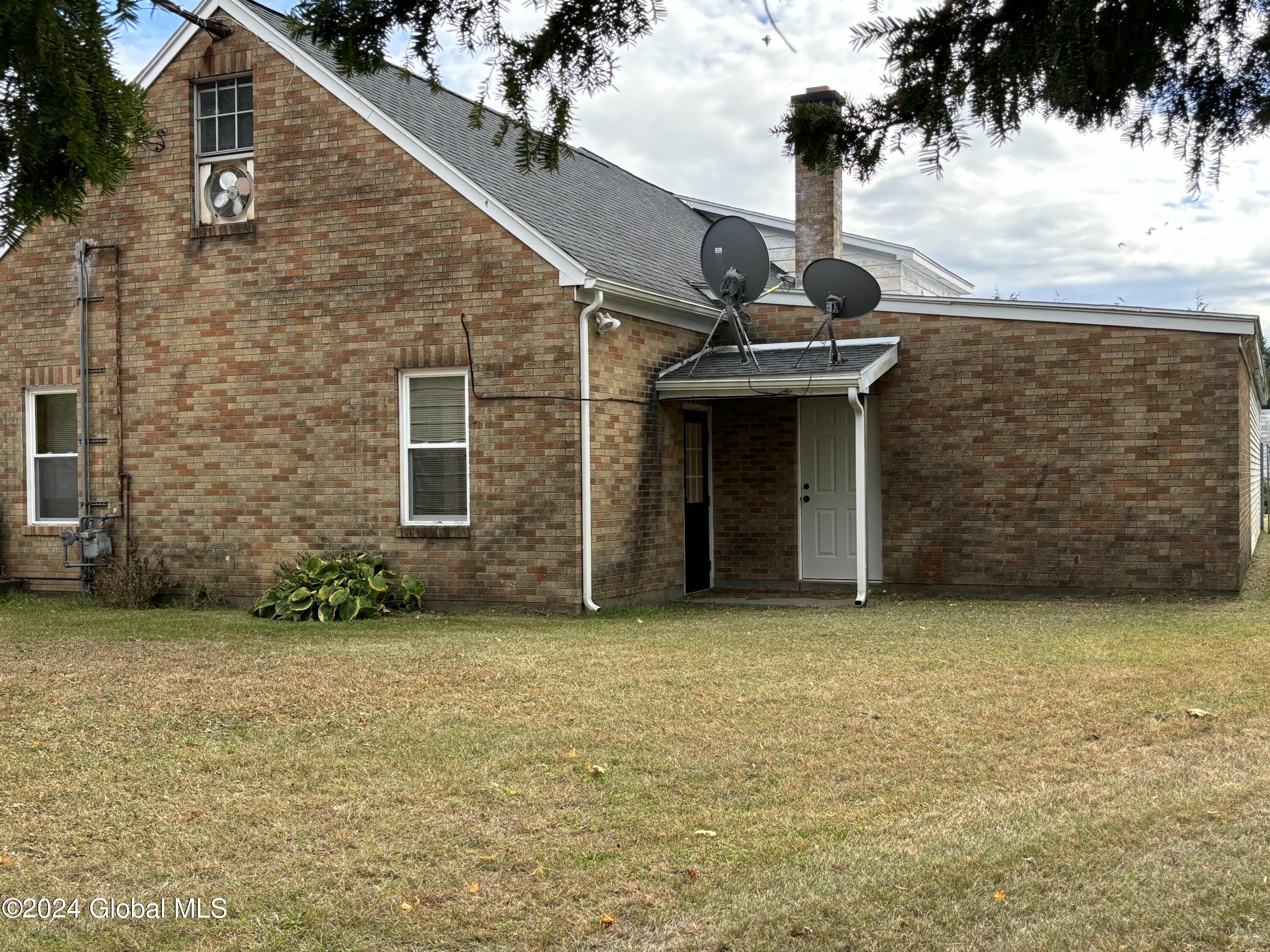 527 North Perry Street Johnstown, NY 12095 - Photo 38 of 46 IMG_2139