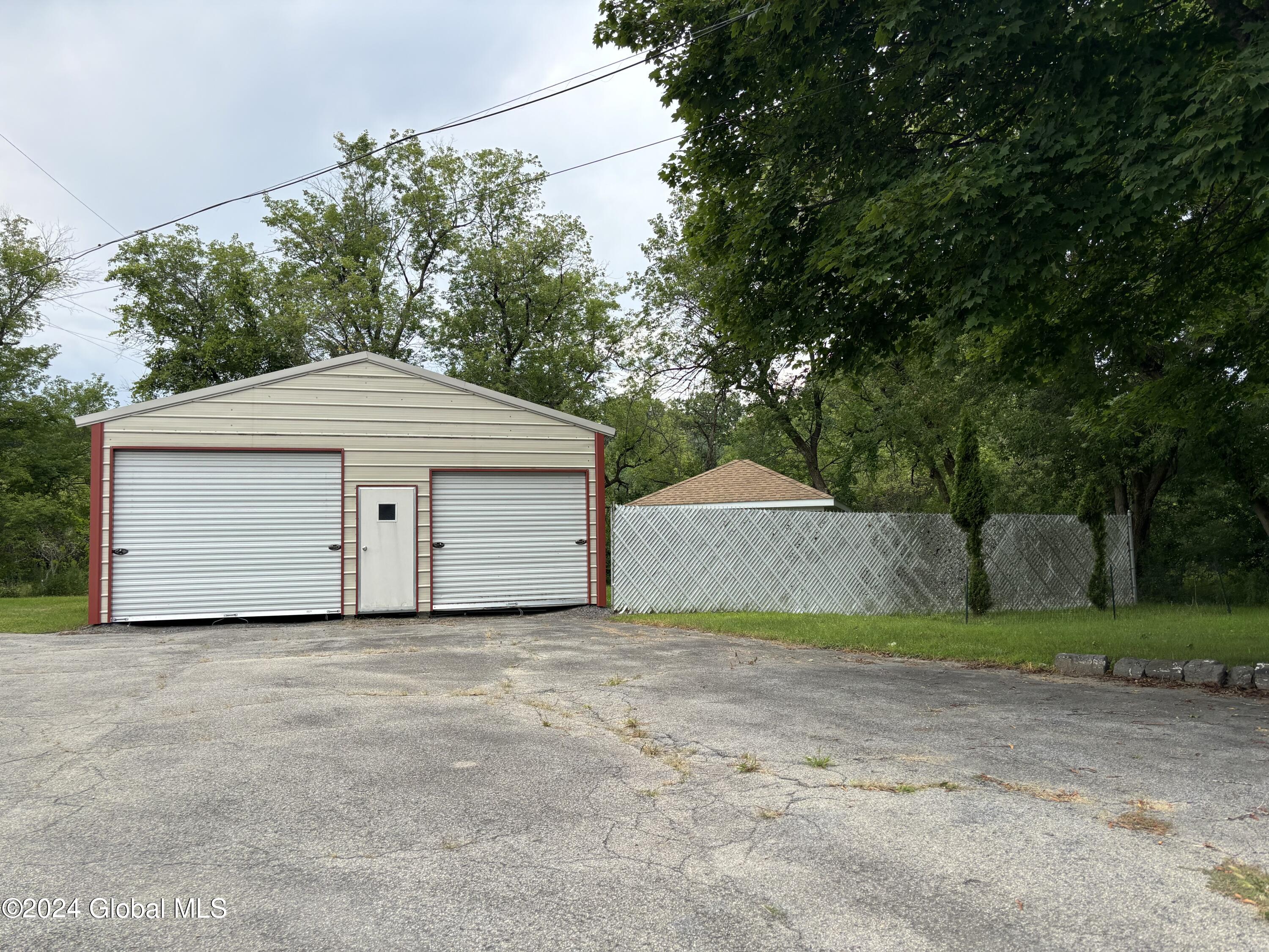 527 North Perry Street Johnstown, NY 12095 - Photo 4 of 46 IMG_2070