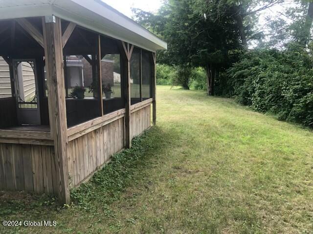 527 North Perry Street Johnstown, NY 12095 - Photo 6 of 46 IMG_0954