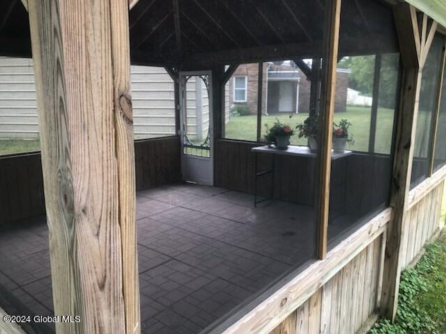 527 North Perry Street Johnstown, NY 12095 - Photo 7 of 46 IMG_0955