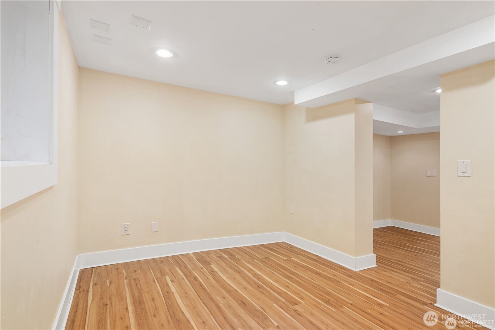 6026 35th Avenue Northeast Seattle, WA 98115 - Photo 24 of 34