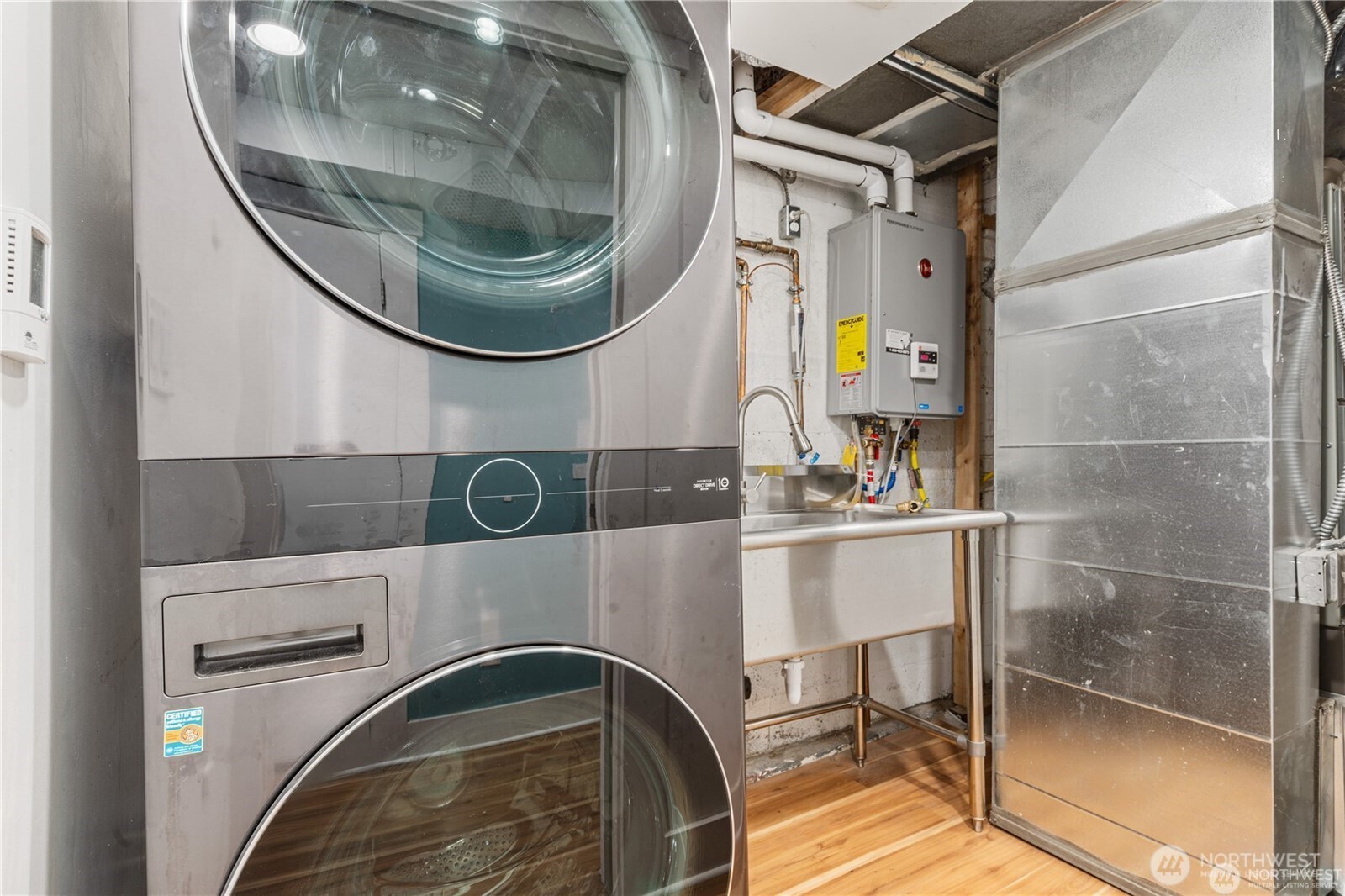 6026 35th Avenue Northeast Seattle, WA 98115 - Photo 26 of 34