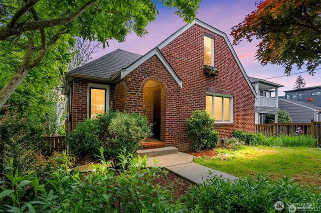$1,299,950 | 6026 35th Avenue Northeast, Seattle, WA 98115