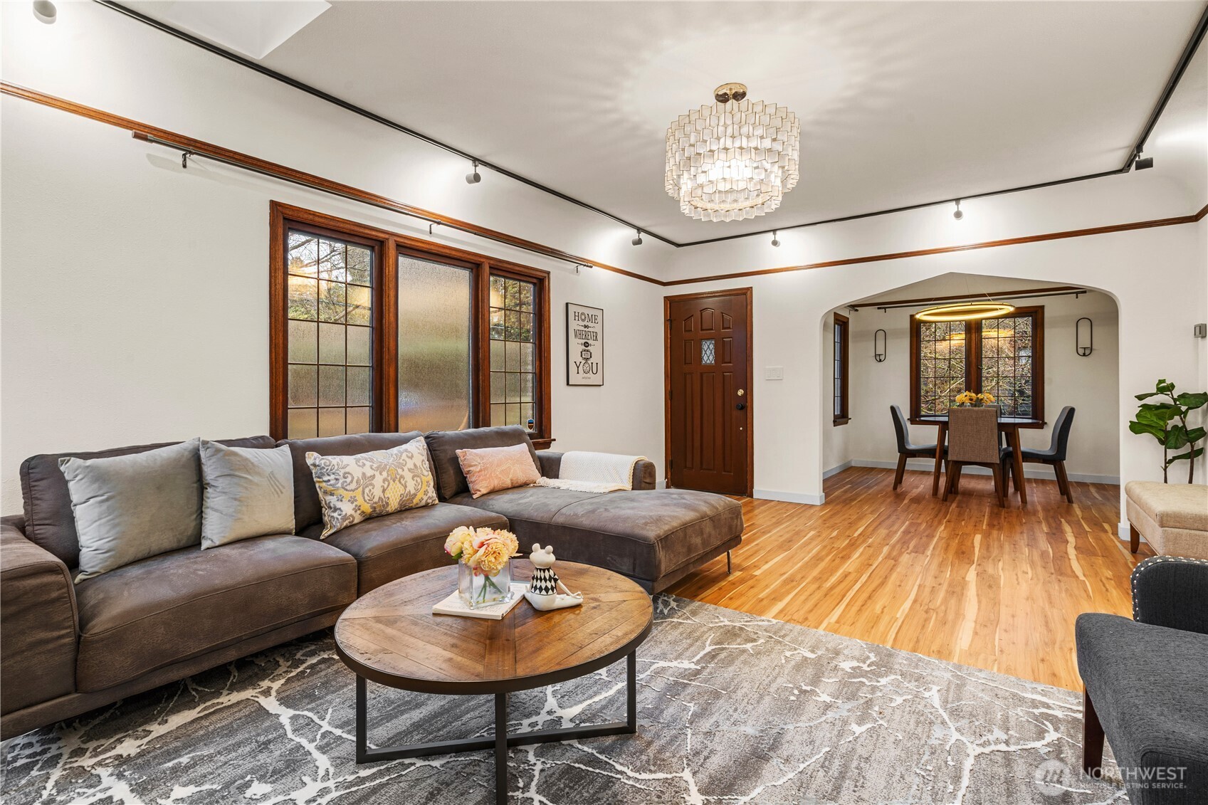 6026 35th Avenue Northeast Seattle, WA 98115 - Photo 4 of 34