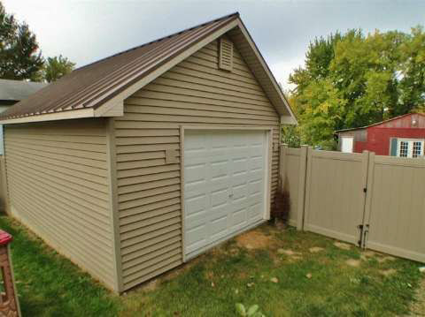 6021 Coldwater Road Flushing, MI 48433 - Photo 18 of 20 20403251-17.JPG