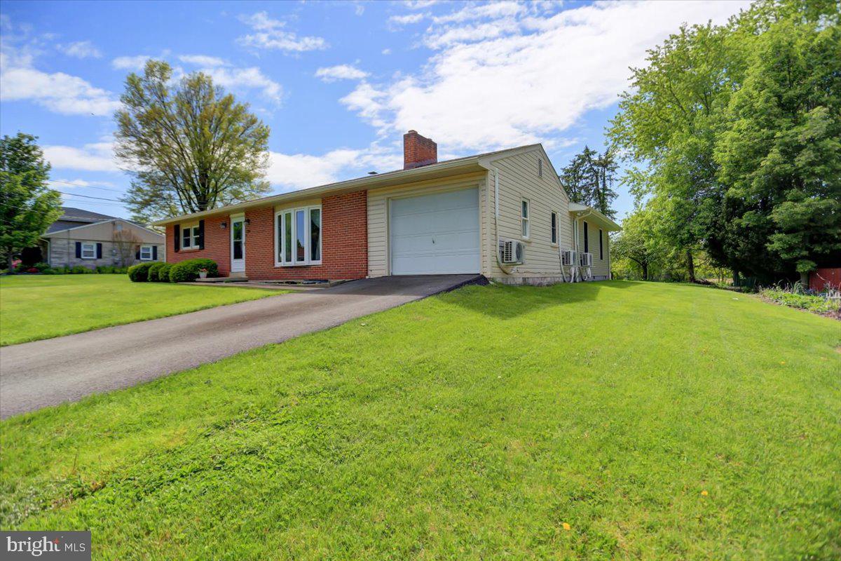 130 Spring Road Dillsburg, PA 17019 - Photo 3 of 38 Gallery Image 3
