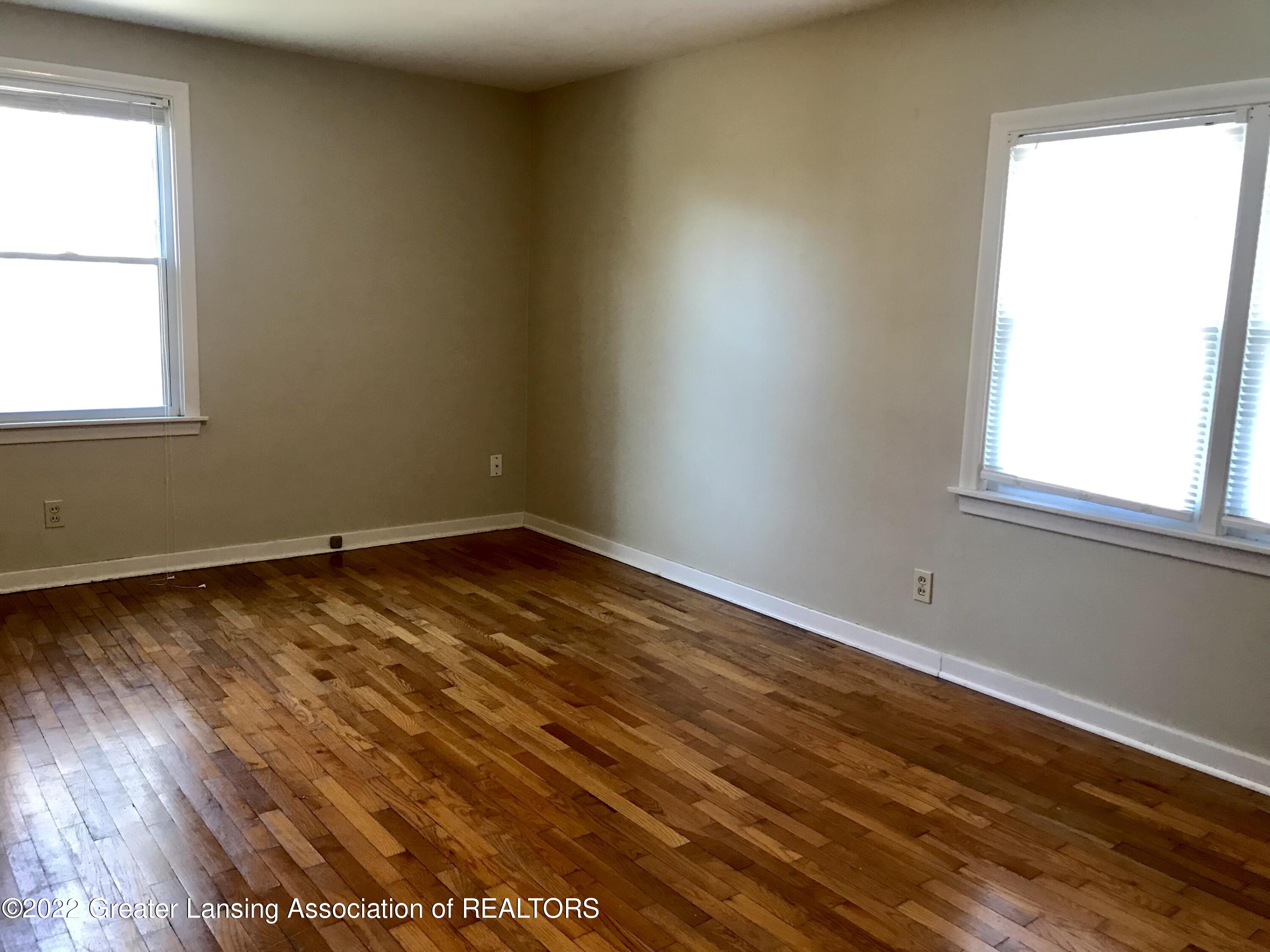 2513 Arlington Road Lansing, MI 48906 - Photo 10 of 15 Bedroom