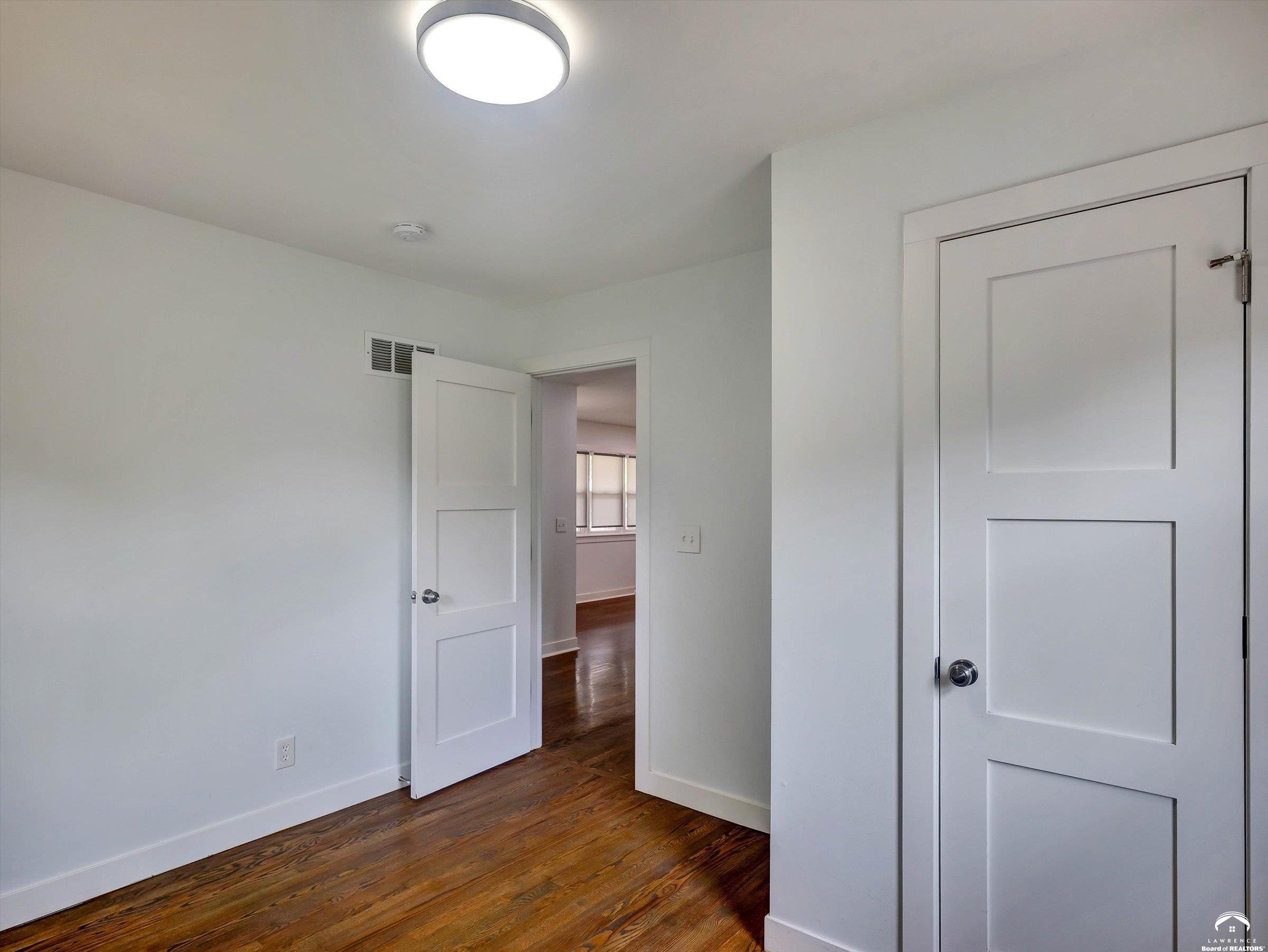 7002 Nieman Road Shawnee, KS 66203 - Photo 17 of 36 Gallery Image 17